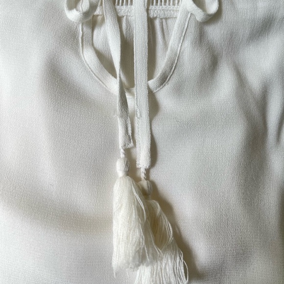 The Hanger White Boho Long Sleeve Tassel Tie Pullover Size M - Picture 3 of 8